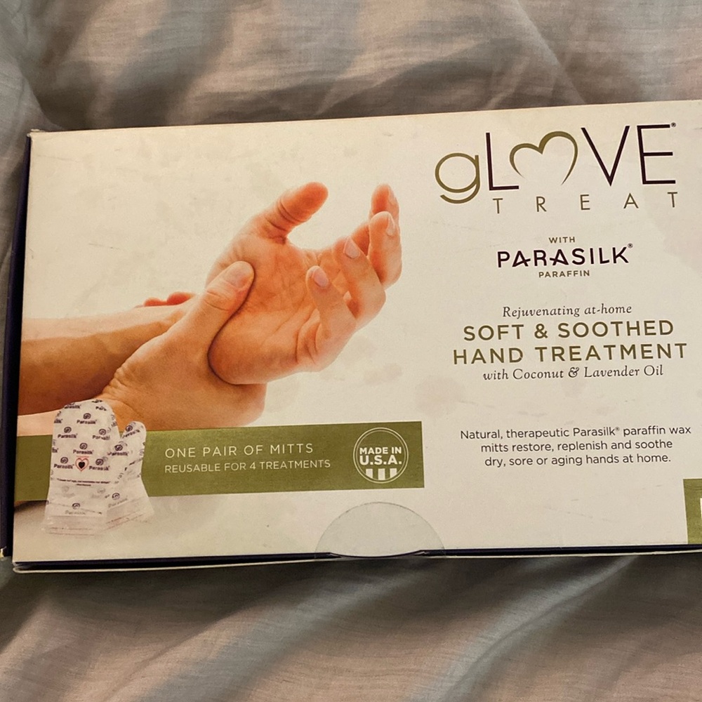 gLove w/ Parasilk Paraffin Soft Hand Treatment Med